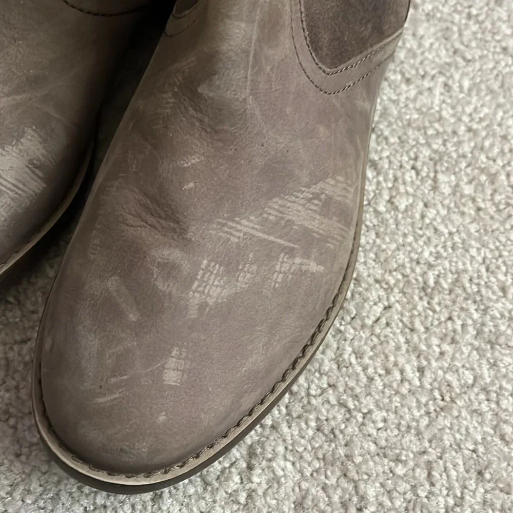 “Clark’s: Women’s Bootie size 8”